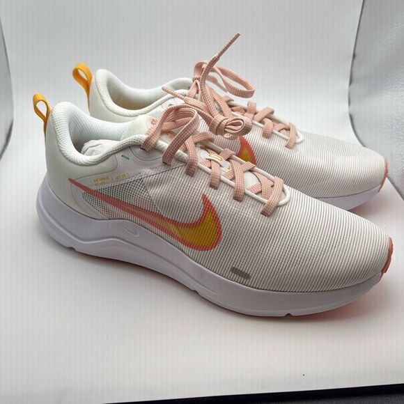 NIKE DOWNSHIFTER 12 PREMIUM RUNNING SHOE - WOMEN'S 8.5 NEW With Box - Picture 5 of 7